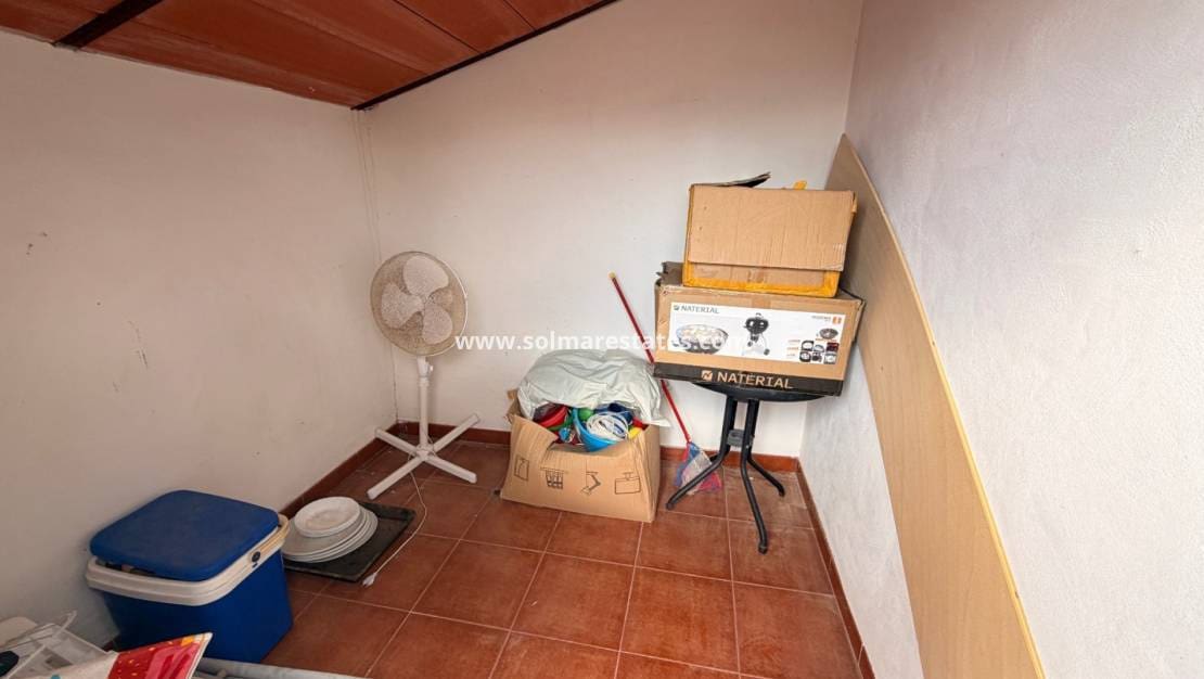 2 soveværelse Lejlighed til salg i Villamartin med swimmingpool - € 135.000 (Ref: 9948541)