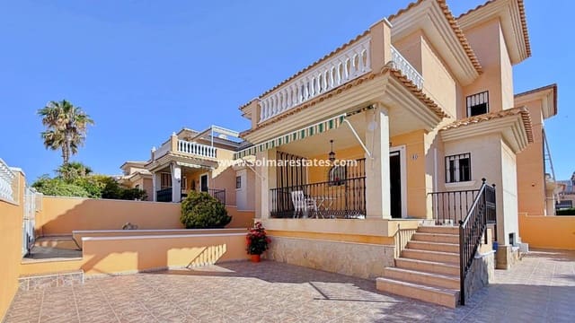 4 soveværelse Villa til salg i Los Altos med swimmingpool - € 379.000 (Ref: 9948543)