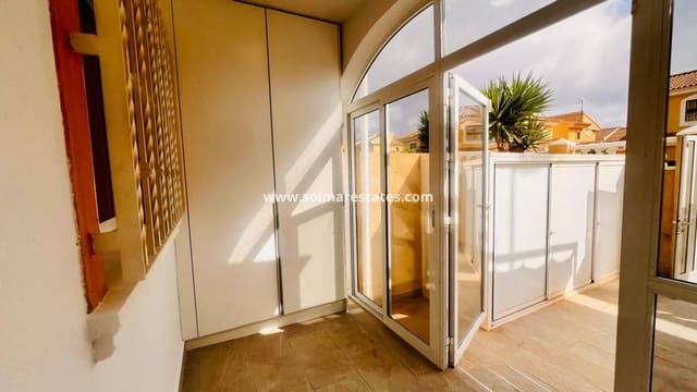 3 slaapkamer Huis te koop in Playa Flamenca, Orihuela met zwembad - € 245.000 (Ref: 9948544)