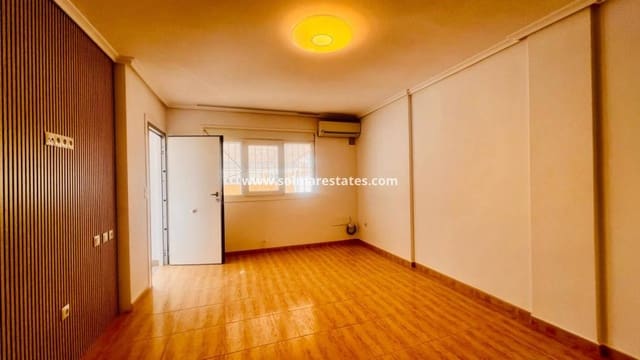 3 slaapkamer Huis te koop in Playa Flamenca, Orihuela met zwembad - € 245.000 (Ref: 9948544)