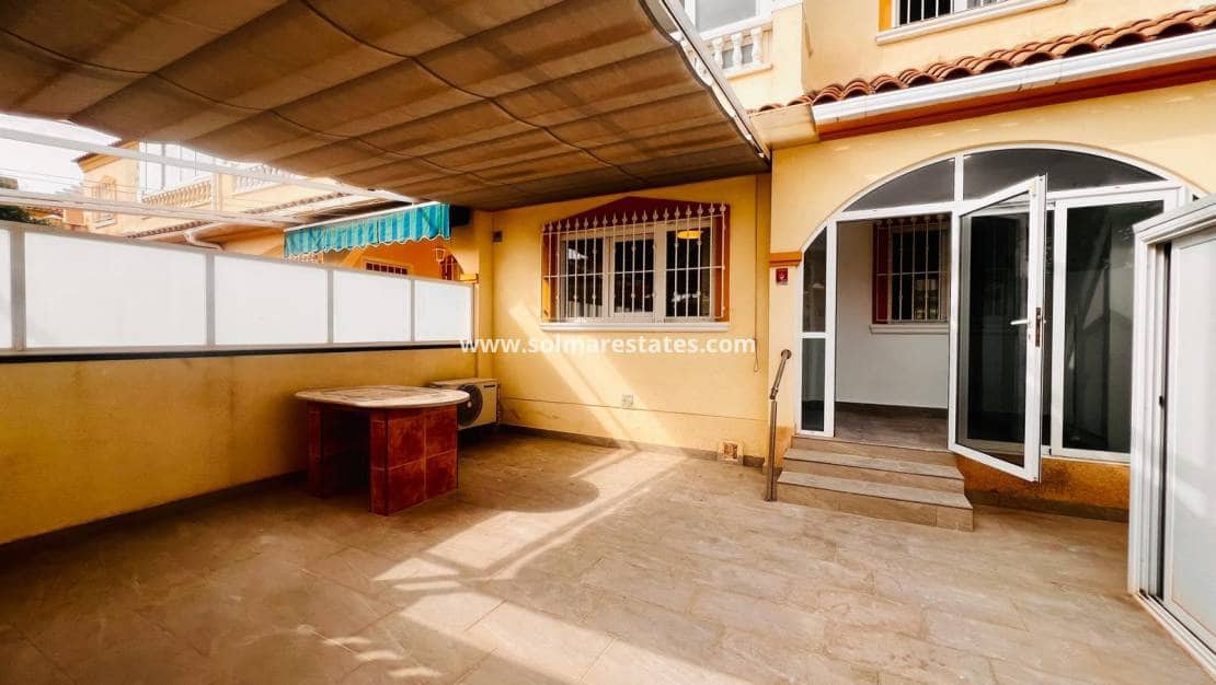 3 camera da letto Casa in vendita in Playa Flamenca con piscina - 245.000 € (Rif: 9948544)