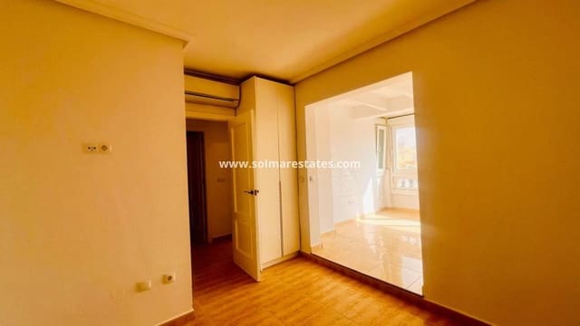 3 slaapkamer Huis te koop in Playa Flamenca, Orihuela met zwembad - € 245.000 (Ref: 9948544)