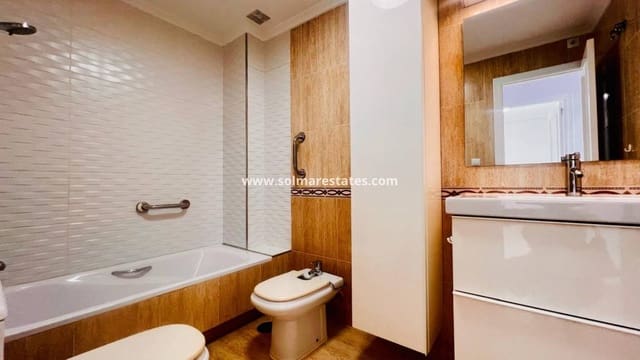 3 slaapkamer Huis te koop in Playa Flamenca, Orihuela met zwembad - € 245.000 (Ref: 9948544)