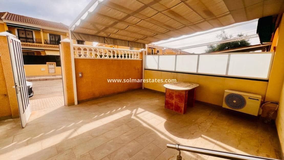 3 camera da letto Casa in vendita in Playa Flamenca con piscina - 245.000 € (Rif: 9948544)