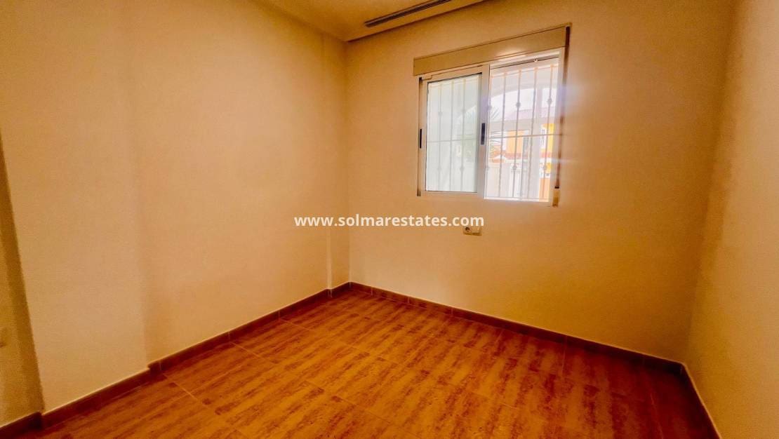 3 camera da letto Casa in vendita in Playa Flamenca con piscina - 245.000 € (Rif: 9948544)