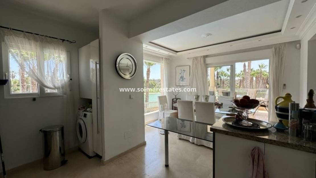 3 slaapkamer Villa te koop in Villamartin met zwembad - € 579.995 (Ref: 9948545)