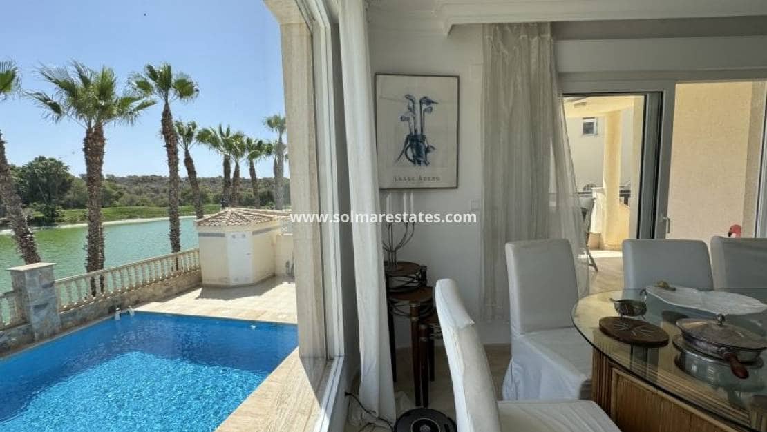 3 slaapkamer Villa te koop in Villamartin met zwembad - € 579.995 (Ref: 9948545)