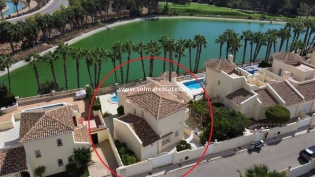 3 soverom Villa til salgs i Villamartin, Orihuela med svømmebasseng - € 579 995 (Ref: 9948545)