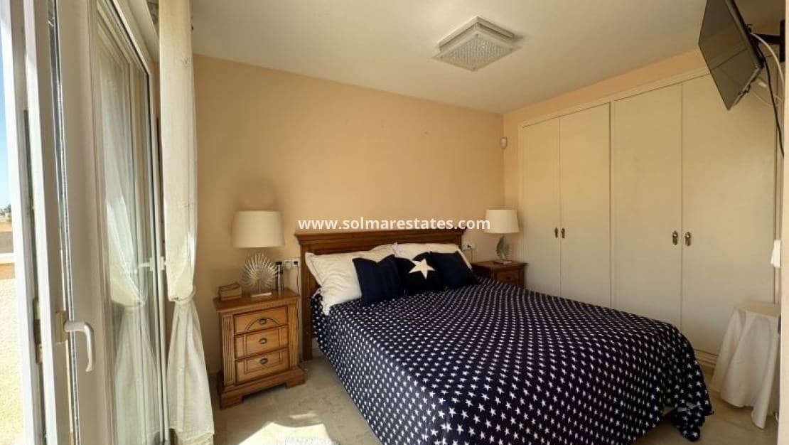 3 slaapkamer Villa te koop in Villamartin met zwembad - € 579.995 (Ref: 9948545)