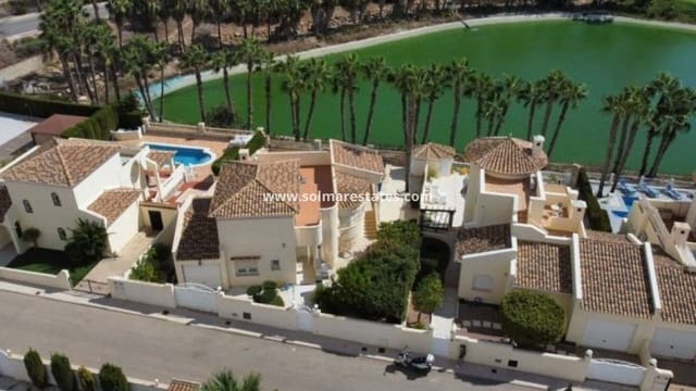 3 soverom Villa til salgs i Villamartin, Orihuela med svømmebasseng - € 579 995 (Ref: 9948545)