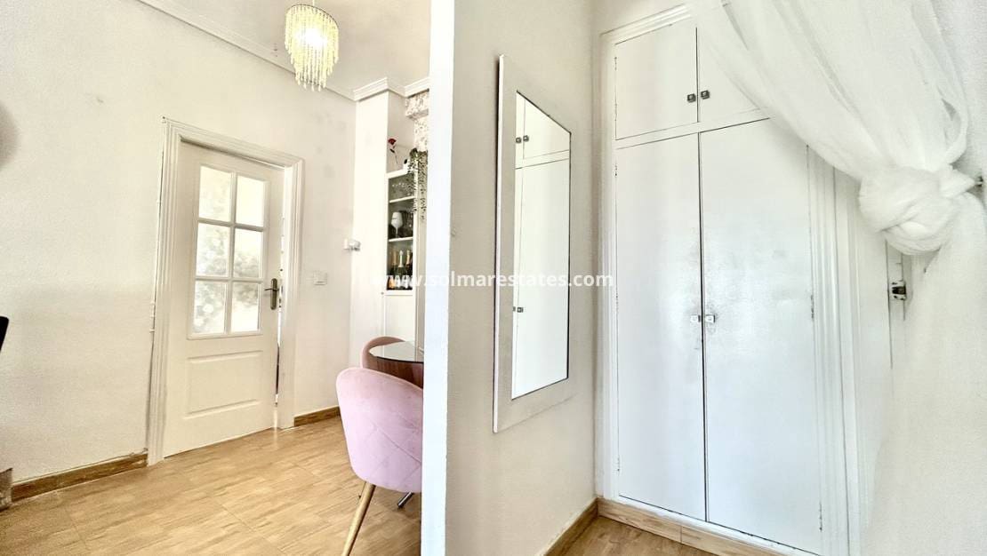 2 makuuhuone Huoneisto myytävänä paikassa Campoamor mukana uima-altaan - 159 900 € (Ref: 9948547)