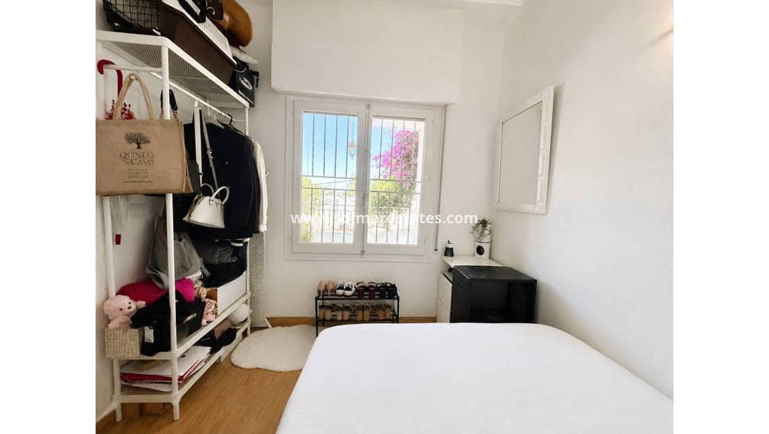 2 makuuhuone Huoneisto myytävänä paikassa Campoamor mukana uima-altaan - 159 900 € (Ref: 9948547)
