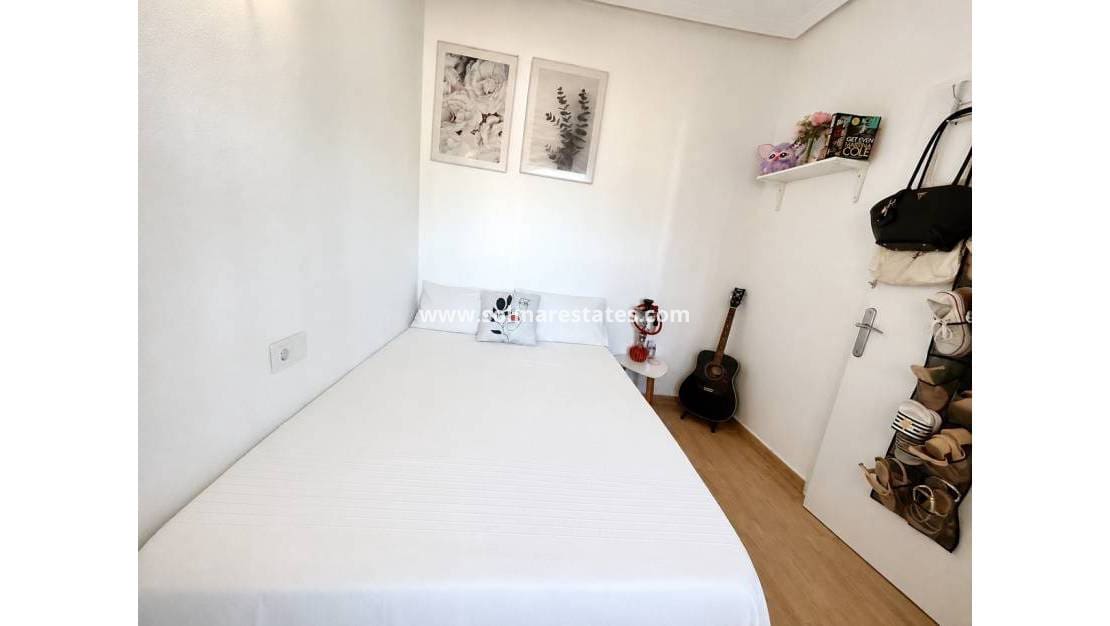 2 makuuhuone Huoneisto myytävänä paikassa Campoamor mukana uima-altaan - 159 900 € (Ref: 9948547)