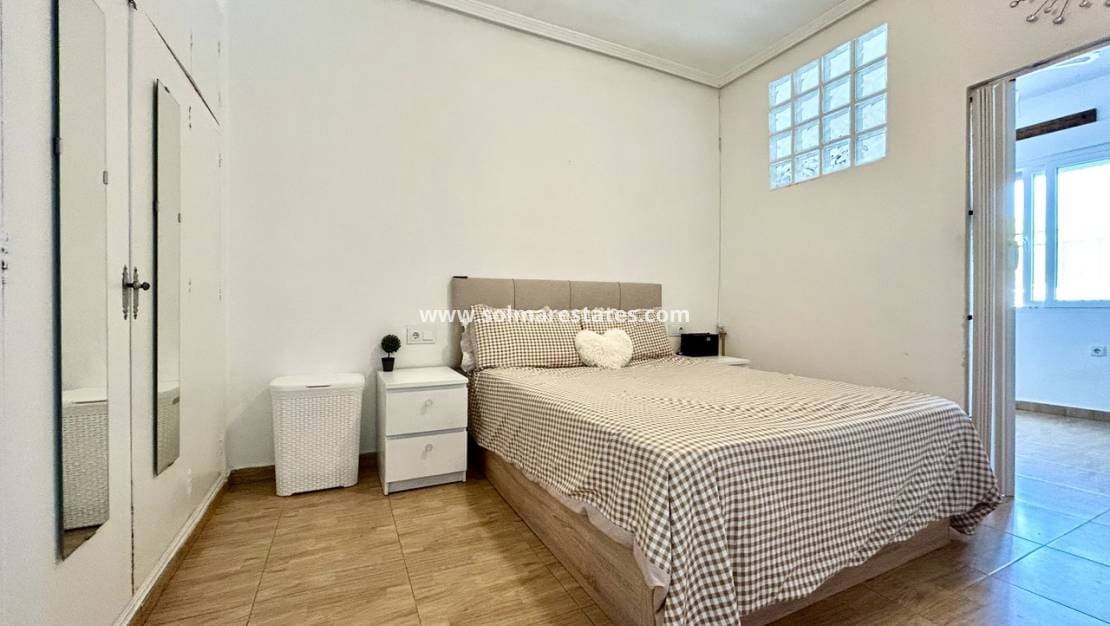 2 makuuhuone Huoneisto myytävänä paikassa Campoamor mukana uima-altaan - 159 900 € (Ref: 9948547)