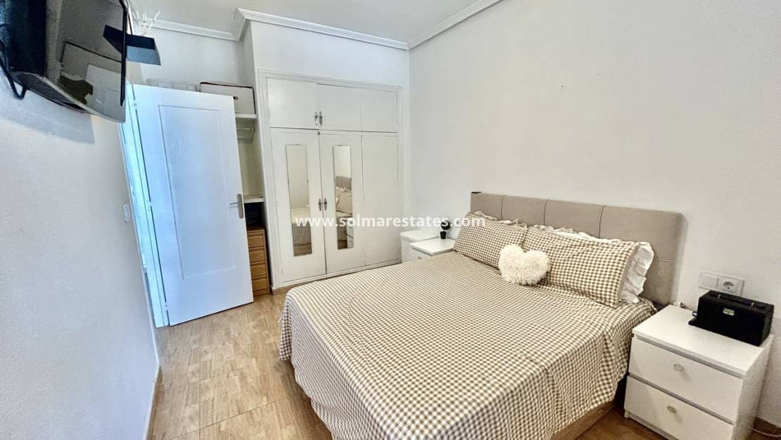 2 makuuhuone Huoneisto myytävänä paikassa Campoamor mukana uima-altaan - 159 900 € (Ref: 9948547)