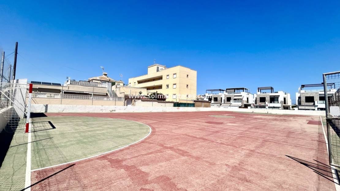 2 makuuhuone Huoneisto myytävänä paikassa Campoamor mukana uima-altaan - 159 900 € (Ref: 9948547)