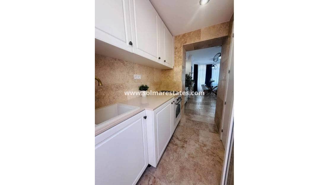 3 chambre Villa/Maison à vendre à Villamartin avec piscine - 250 000 € (Ref: 9948829)