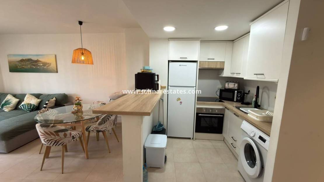 2 chambre Appartement à vendre à Villamartin avec piscine - 180 000 € (Ref: 9948830)