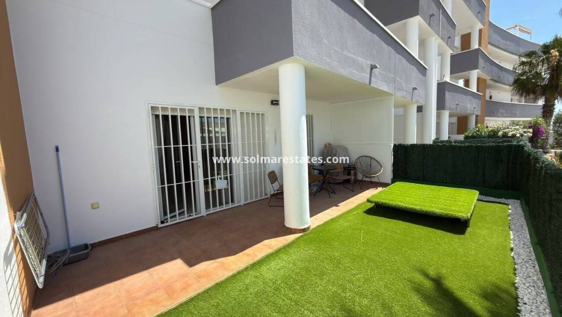 2 chambre Appartement à vendre à Villamartin avec piscine - 180 000 € (Ref: 9948830)