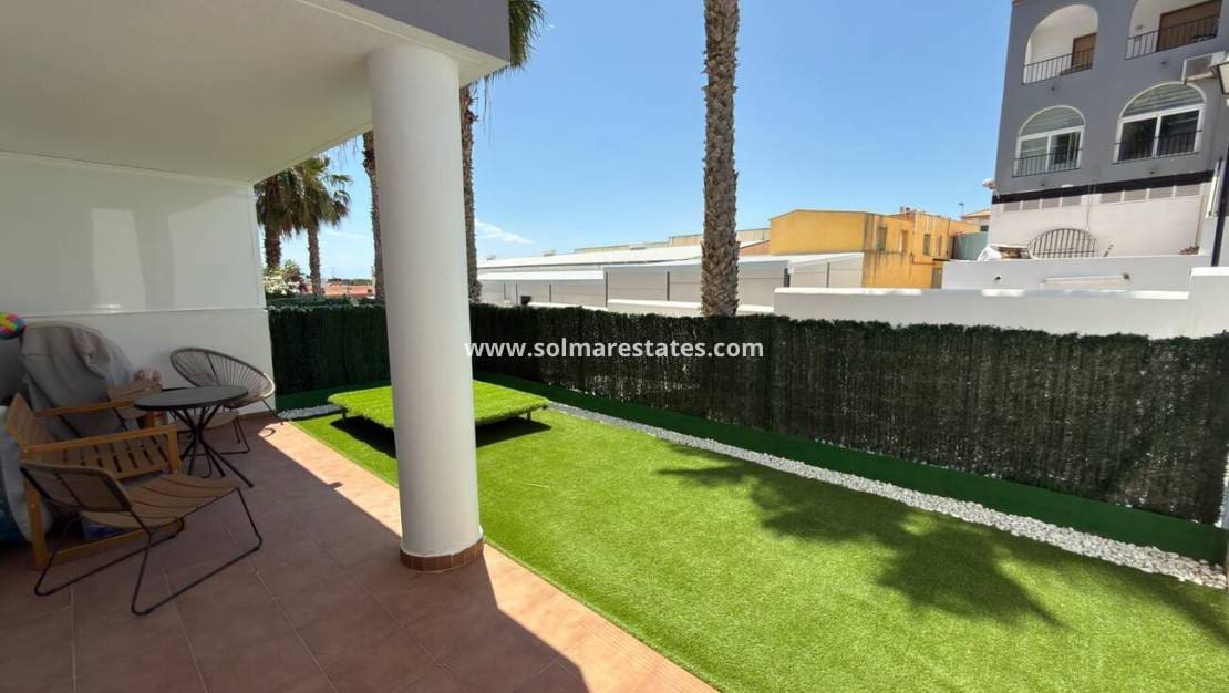 2 chambre Appartement à vendre à Villamartin avec piscine - 180 000 € (Ref: 9948830)