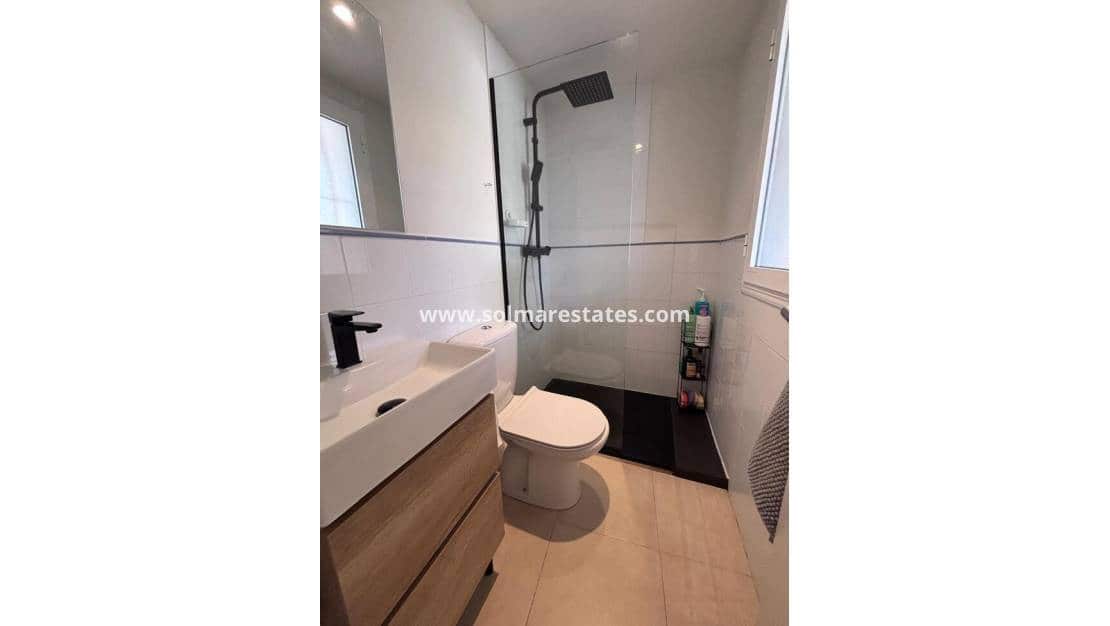 2 chambre Appartement à vendre à Villamartin avec piscine - 175 000 € (Ref: 9948830)