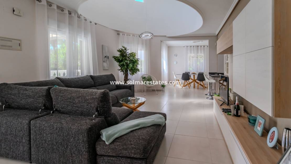 4 camera da letto Villa in vendita in La Marquesa con piscina - 599.000 € (Rif: 9948831)