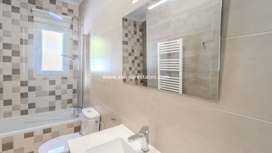 4 camera da letto Villa in vendita in La Marquesa con piscina - 599.000 € (Rif: 9948831)