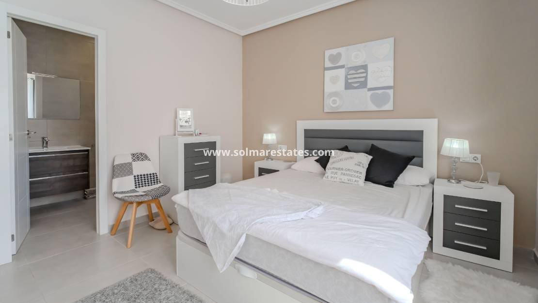 4 camera da letto Villa in vendita in La Marquesa con piscina - 599.000 € (Rif: 9948831)
