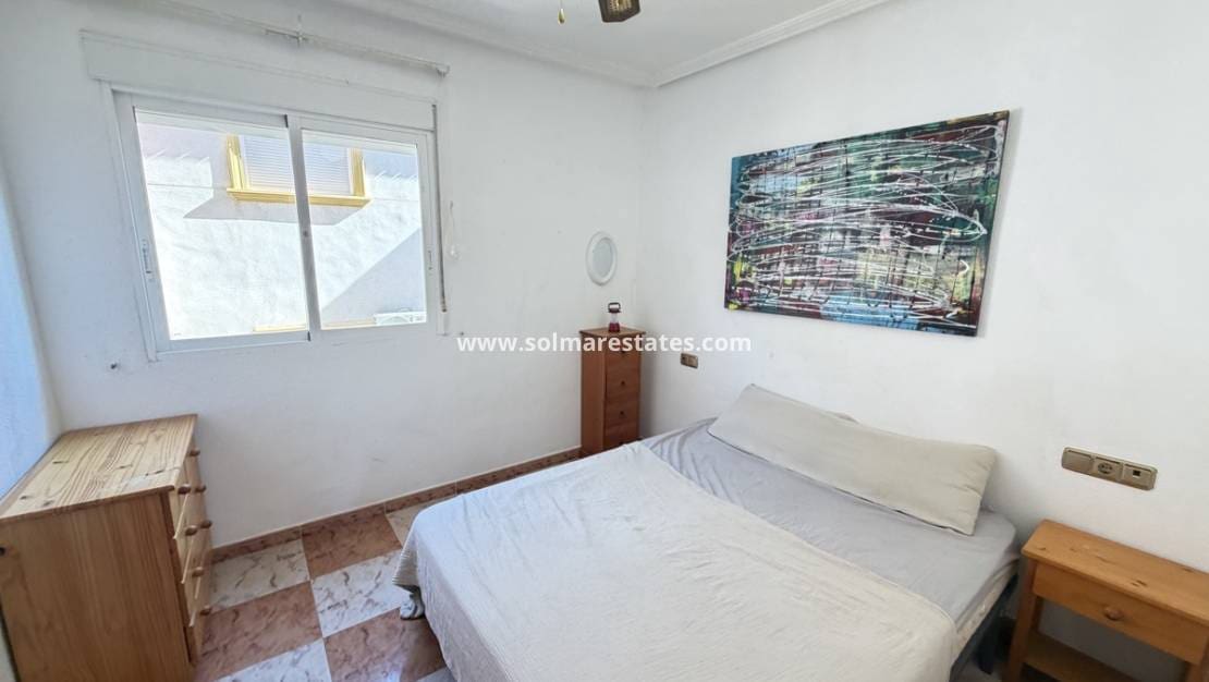 2 chambre Appartement à vendre à Villamartin avec piscine - 159 995 € (Ref: 9948908)