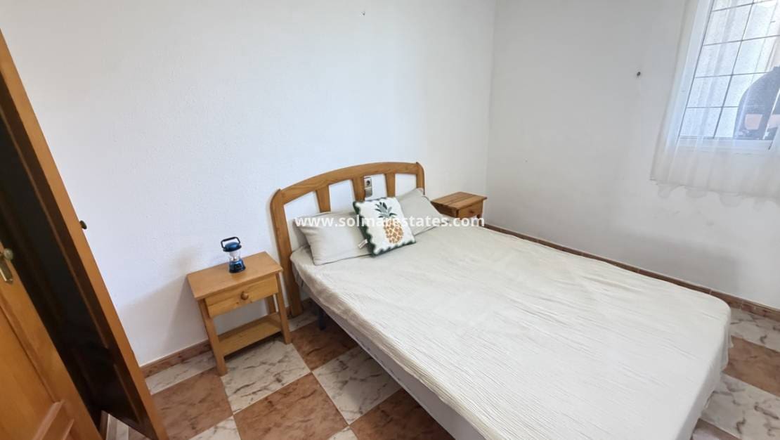 2 chambre Appartement à vendre à Villamartin avec piscine - 159 995 € (Ref: 9948908)