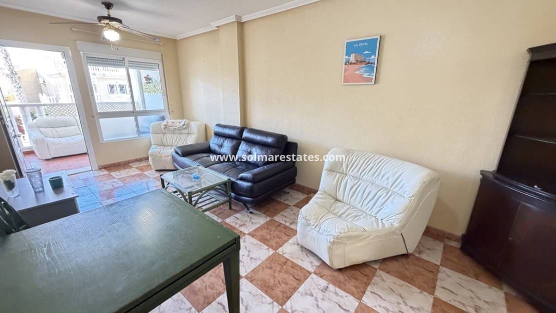 2 chambre Appartement à vendre à Villamartin avec piscine - 159 995 € (Ref: 9948908)