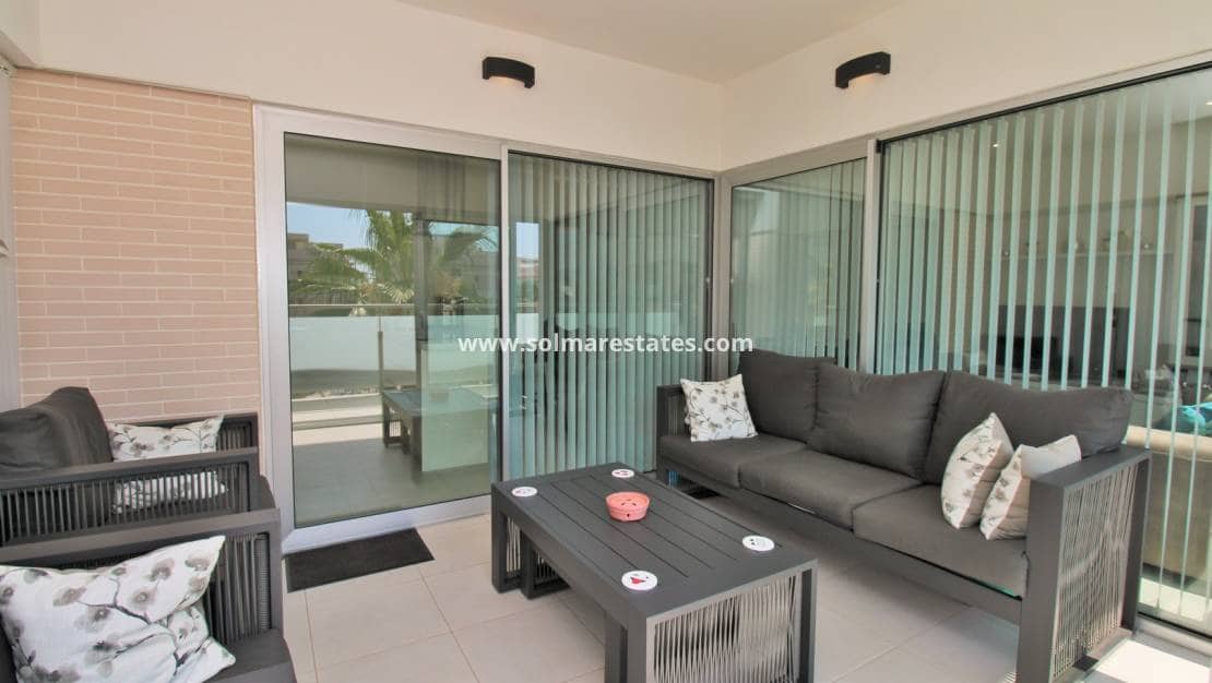 Apartamento de 2 habitaciones en Villamartin en venta con piscina - 249.950 € (Ref: 9948961)