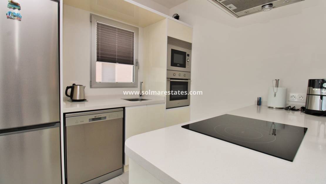 Apartamento de 2 habitaciones en Villamartin en venta con piscina - 249.950 € (Ref: 9948961)