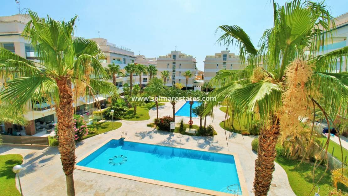Apartamento de 2 habitaciones en Villamartin en venta con piscina - 249.950 € (Ref: 9948961)