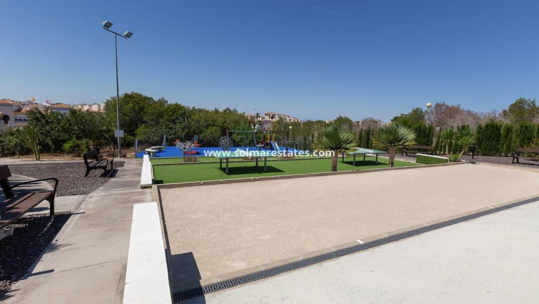 3 soveværelse Semi-Rækkehus til salg i Los Altos med swimmingpool - € 269.000 (Ref: 9948964)
