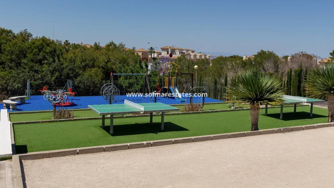 3 soveværelse Semi-Rækkehus til salg i Los Altos med swimmingpool - € 269.000 (Ref: 9948964)