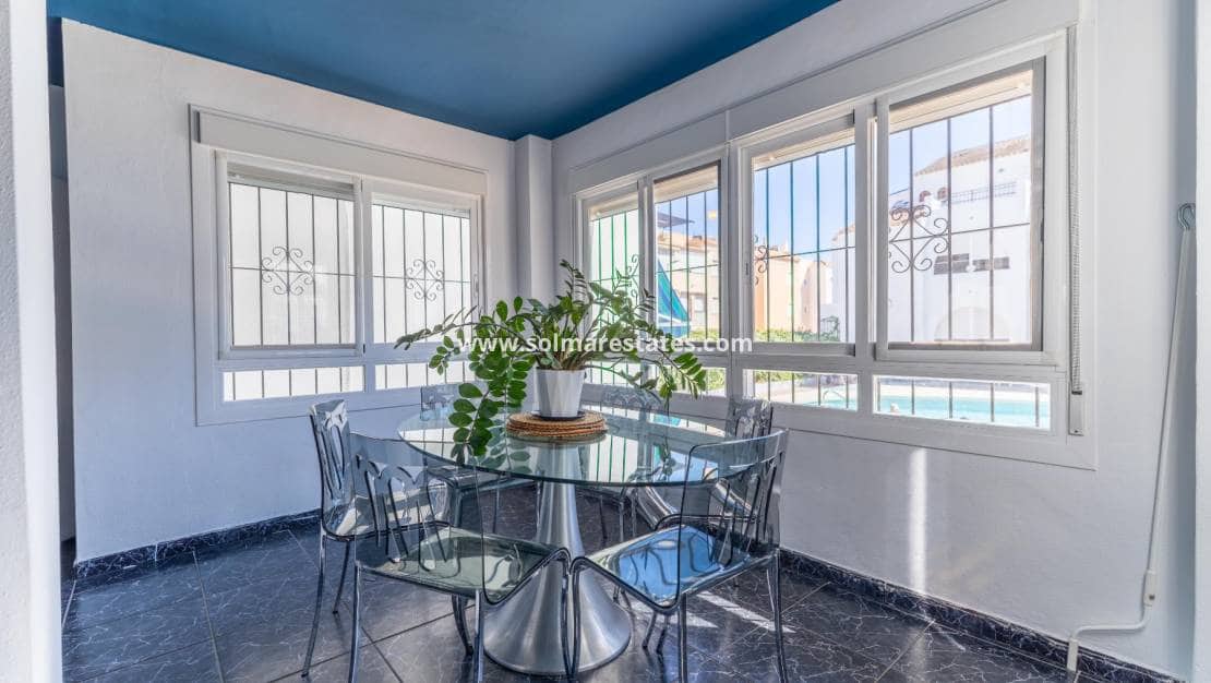 1 Zimmer Apartment zu verkaufen in Torrevieja mit Pool - 132.000 € (Ref: 9950147)