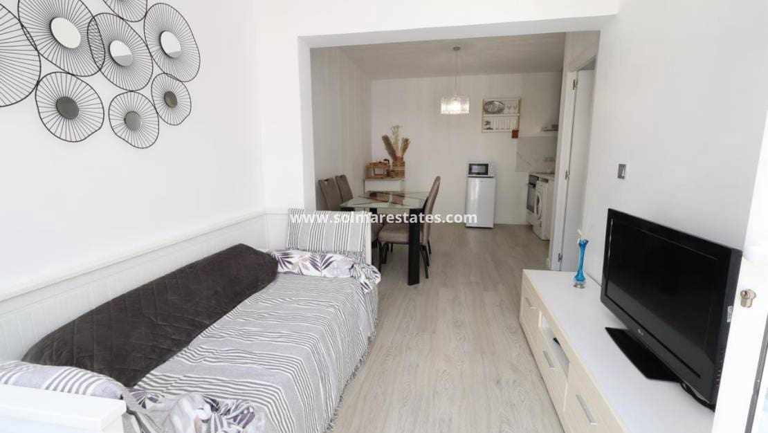 1 makuuhuone Huoneisto myytävänä paikassa Los Balcones mukana uima-altaan - 125 000 € (Ref: 9956202)