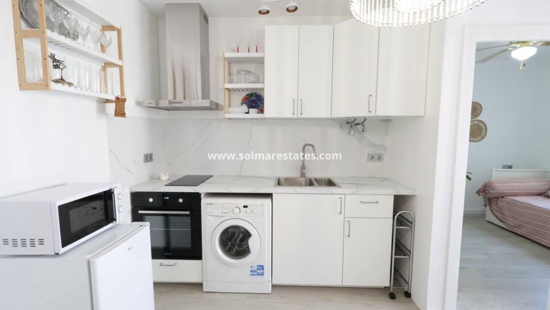 1 makuuhuone Huoneisto myytävänä paikassa Los Balcones mukana uima-altaan - 125 000 € (Ref: 9956202)