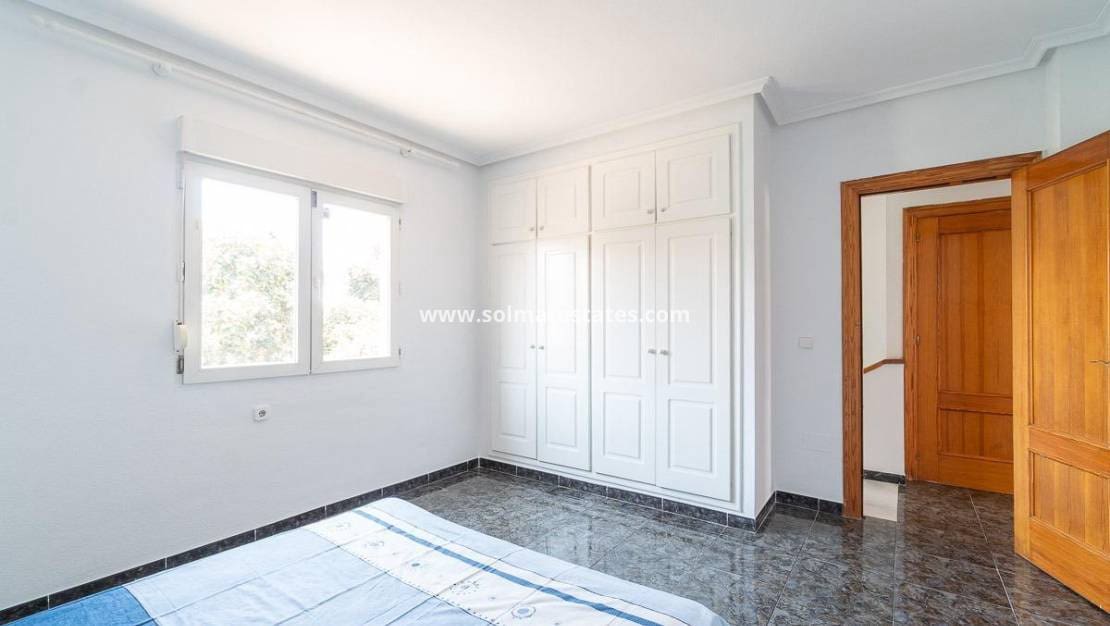 3 slaapkamer Halfvrijstaande villa te koop in Playa Flamenca met zwembad - € 297.000 (Ref: 9956329)
