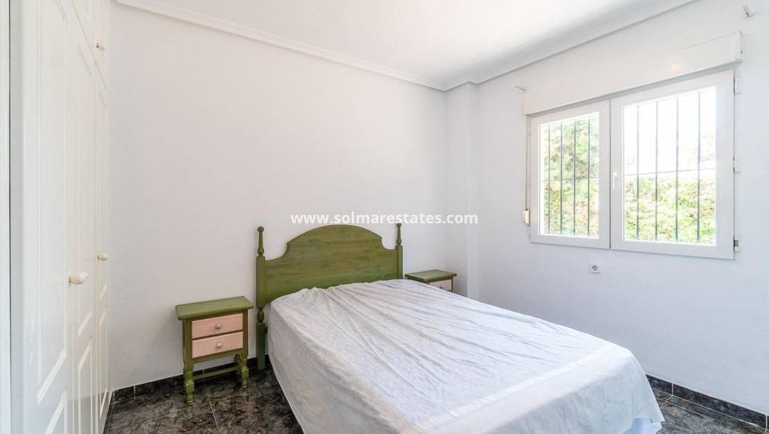 3 slaapkamer Halfvrijstaande villa te koop in Playa Flamenca met zwembad - € 297.000 (Ref: 9956329)