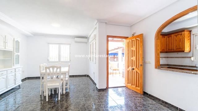 3 slaapkamer Halfvrijstaande villa te koop in Playa Flamenca, Orihuela met zwembad - € 297.000 (Ref: 9956329)