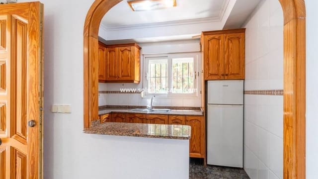 3 slaapkamer Halfvrijstaande villa te koop in Playa Flamenca, Orihuela met zwembad - € 297.000 (Ref: 9956329)