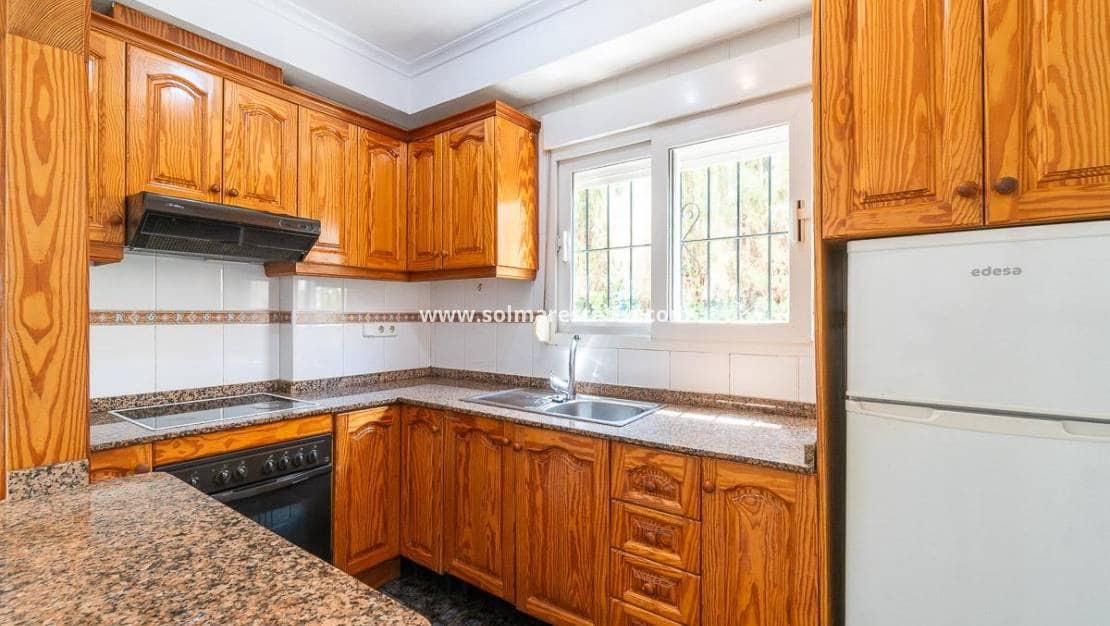 3 slaapkamer Halfvrijstaande villa te koop in Playa Flamenca met zwembad - € 297.000 (Ref: 9956329)