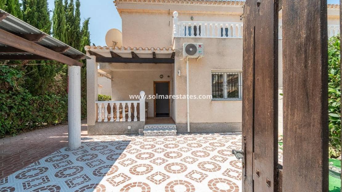 3 slaapkamer Halfvrijstaande villa te koop in Playa Flamenca met zwembad - € 297.000 (Ref: 9956329)