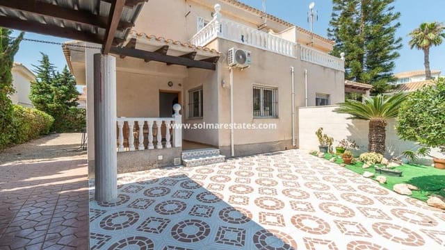 3 soverom Kjedet enebolig til salgs i Playa Flamenca, Orihuela med svømmebasseng - € 297 000 (Ref: 9956329)