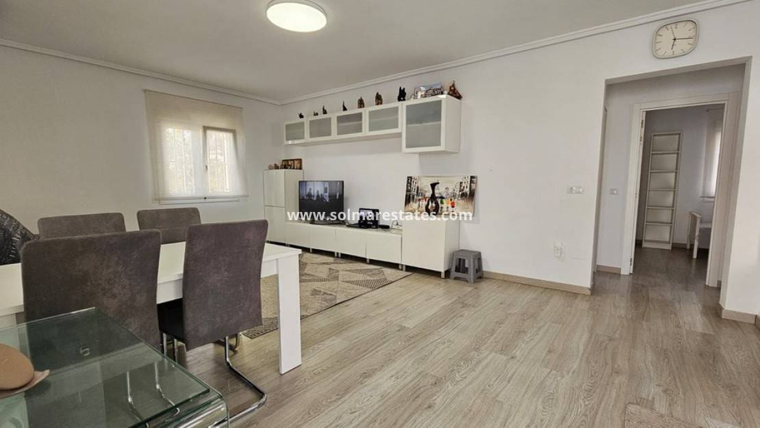 4 bedroom Villa for sale in Lo Pepin with pool - € 460,000 (Ref: 9968839)