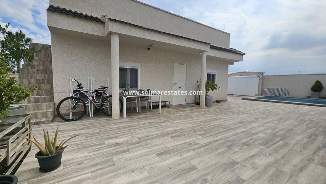 4 bedroom Villa for sale in Lo Pepin with pool - € 460,000 (Ref: 9968839)