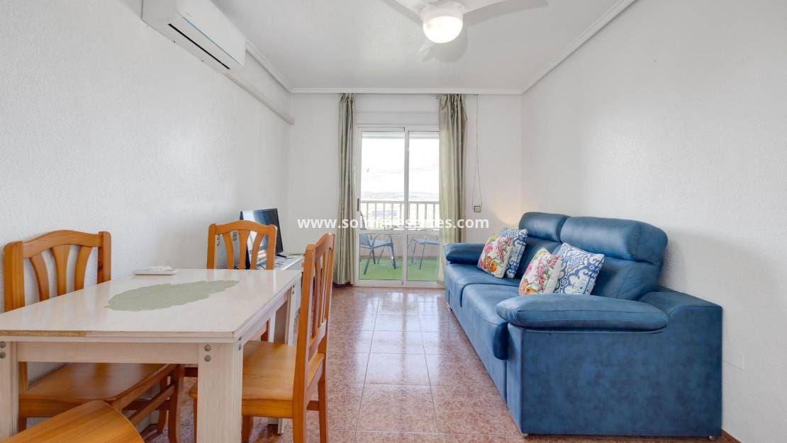 2 soveværelse Lejlighed til salg i Torrevieja med swimmingpool - € 149.969 (Ref: 9970855)