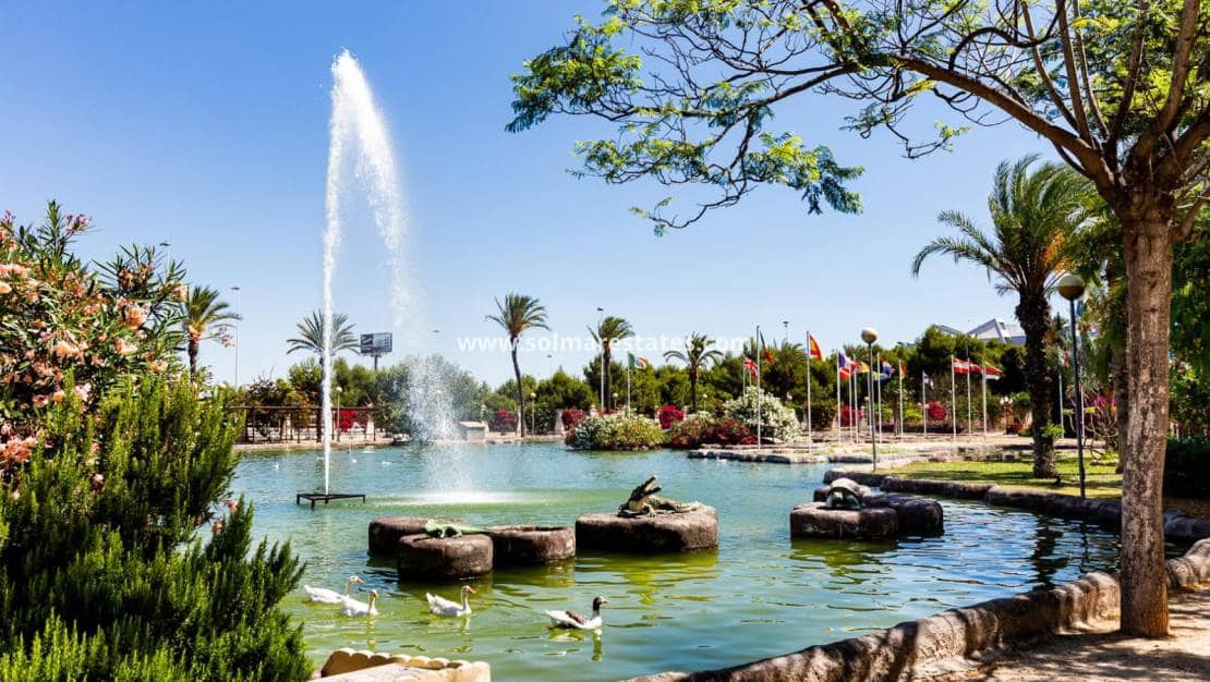 2 soveværelse Lejlighed til salg i Torrevieja med swimmingpool - € 149.969 (Ref: 9970855)